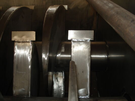 เครื่องอบตะกอนแบบใบพายกลวงแนวนอนประหยัดพลังงาน